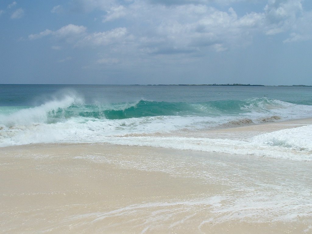 Beach in nassau by jwelch15