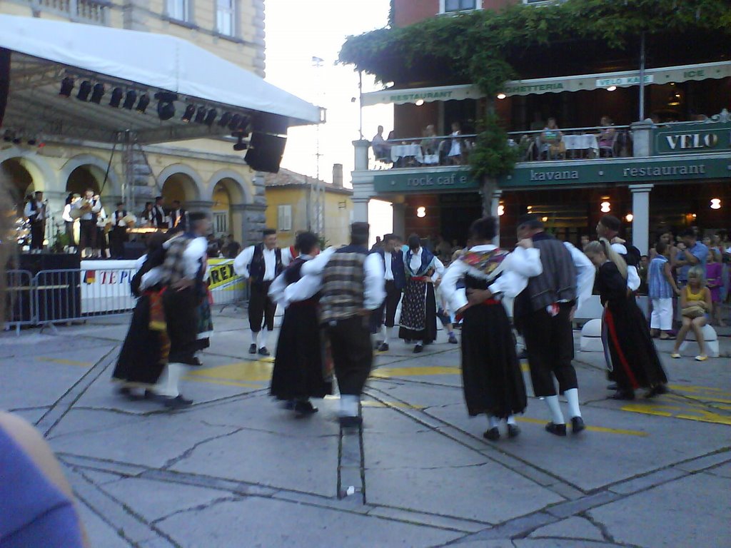 A tradicional dance in Old Labin by Dj_Nemesis