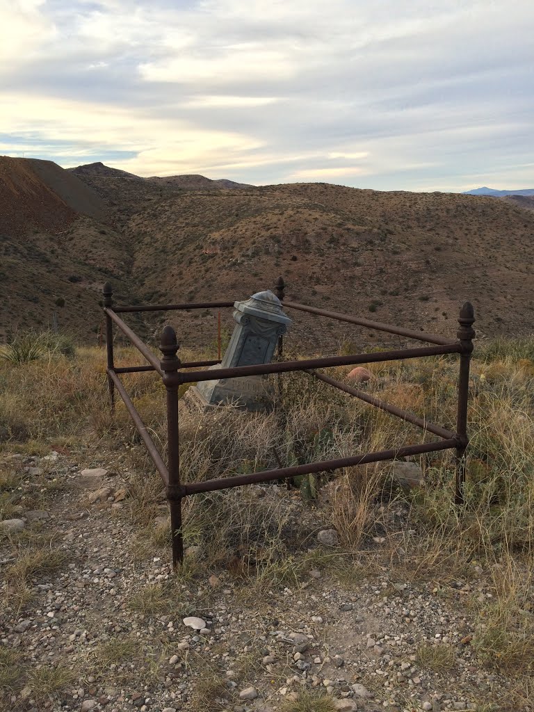 Hogback Cemetery, Jerome by ZachAlan0000