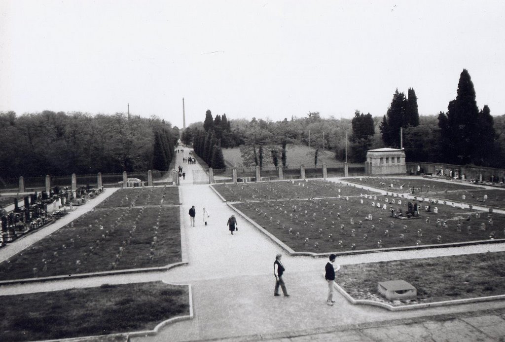 Crespi d'adda, cimitero by simogiocolo