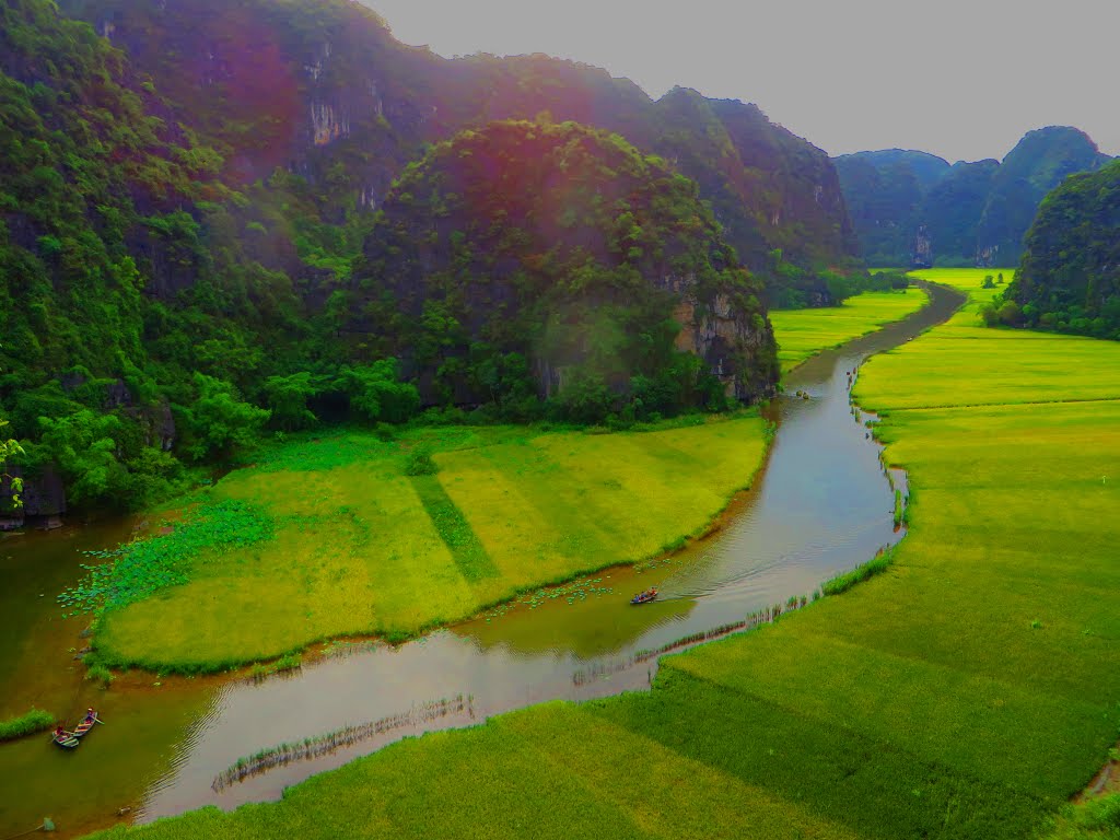 Ninh Hải, Hoa Lư, Ninh Bình, Vietnam by Dần Lê