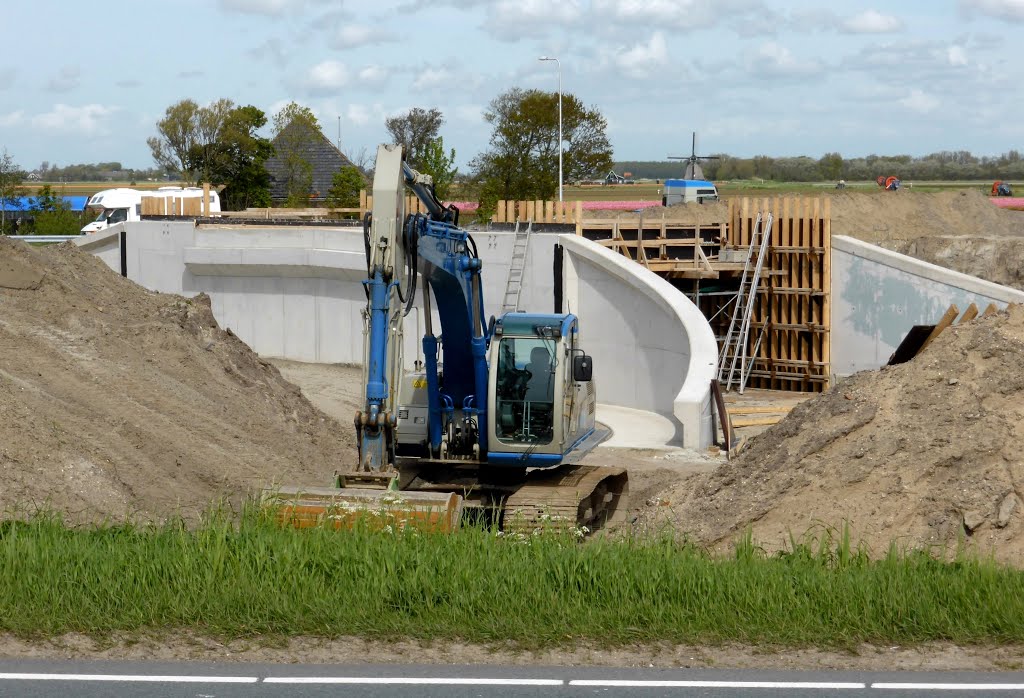 Reconstructiewerk bij de Stolpen, de aanleg van een fietstunneltje, genomen 17-05-2015 by Helbert Vogelzang