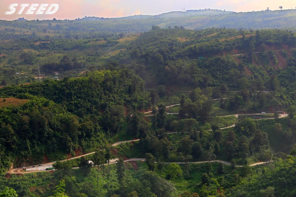 Gokhteik Road Northern Shan State , Myanmar .(Photo by- Steed ) by Nang  Khon thi