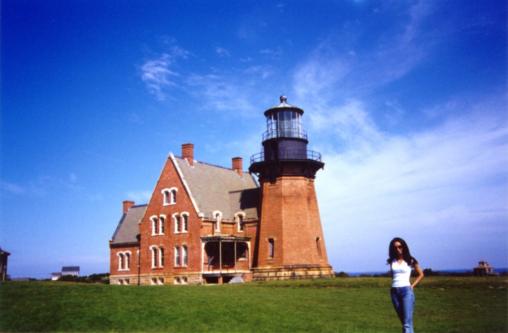 Niveen at South East Lighthouse 10-2000 by tim_farmer