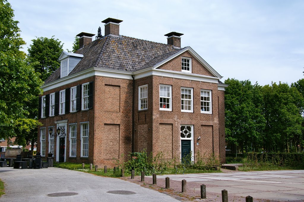 Huis Westervoorde by Peter van der Wielen