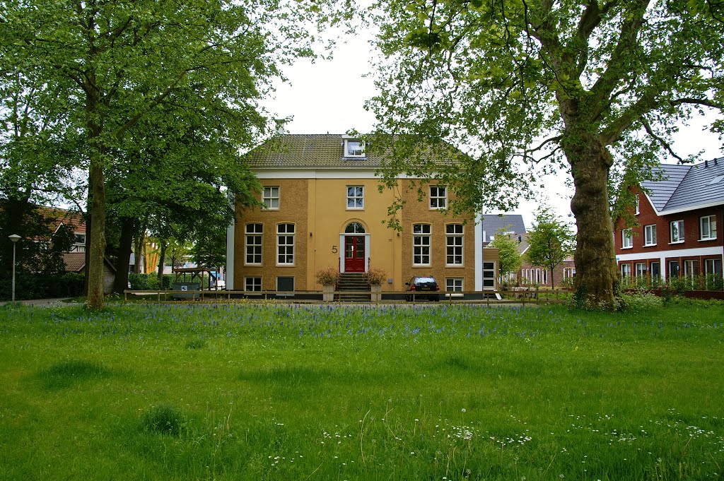 Huis Wijhezicht by Peter van der Wielen