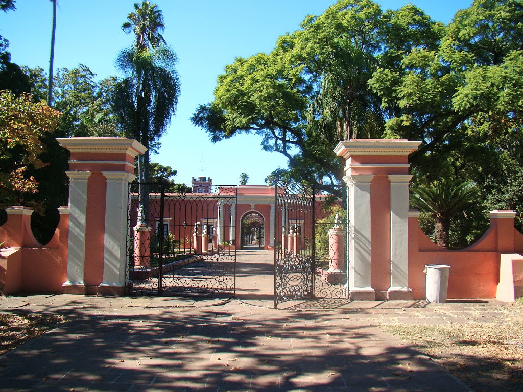 Argentina - Provincia de Entre Rios - Palacio San José - Portón de Entrada - ecm by eliseo c. martínez