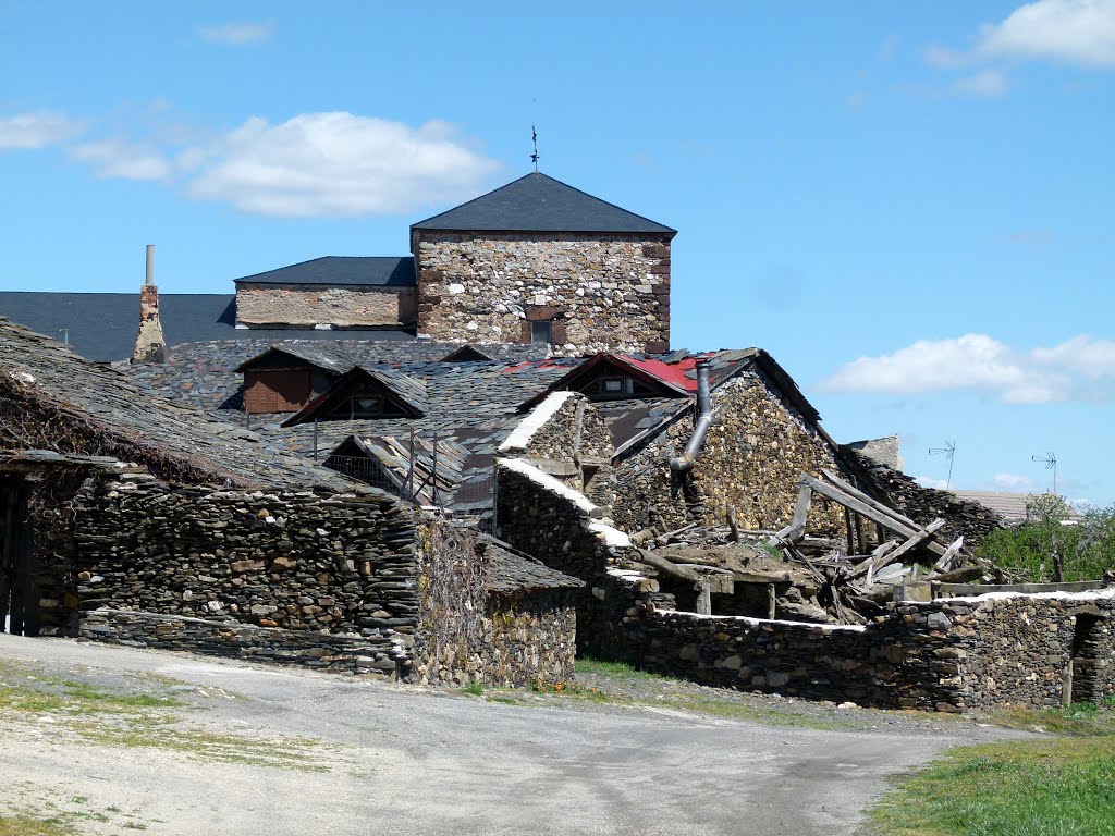 EL MUYO (Riaza-Segovia). Pueblos negros. 2015. 36. Arquitectura rural. by Carlos Sieiro del Ni…