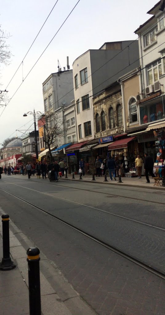 Istanbul, İstanbul, Turkey by Hadi Kazu