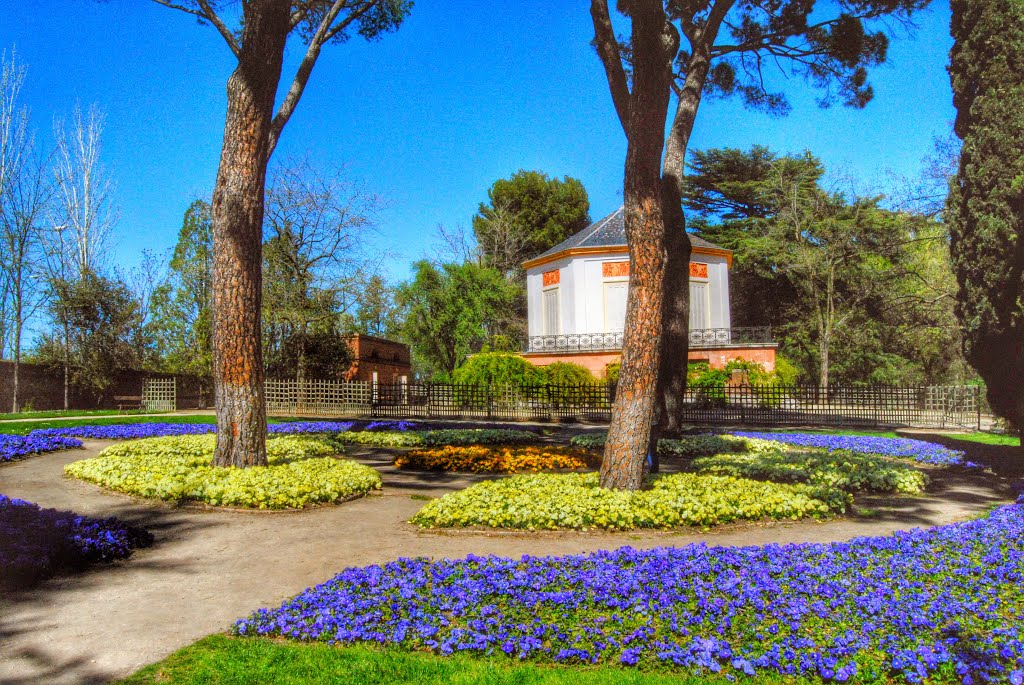 Salon de Baile del Jardin del Capricho ( Madrid ) by fernando cazorla lea…