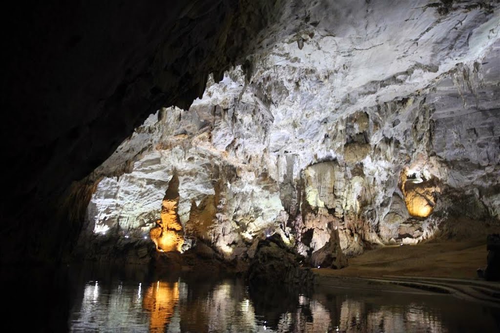 Phong Nha, Sơn Trạch, Bố Trạch, Quảng Bình, Vietnam by nguoi liemsi