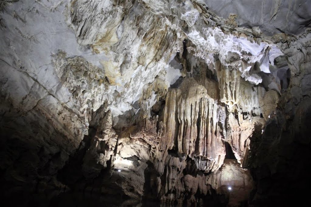 Phong Nha, Sơn Trạch, Bố Trạch, Quảng Bình, Vietnam by nguoi liemsi