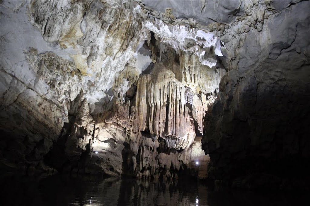 Phong Nha, Sơn Trạch, Bố Trạch, Quảng Bình, Vietnam by nguoi liemsi