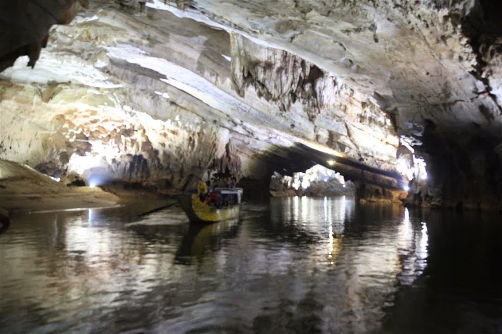 Phong Nha, Sơn Trạch, Bố Trạch, Quảng Bình, Vietnam by nguoi liemsi