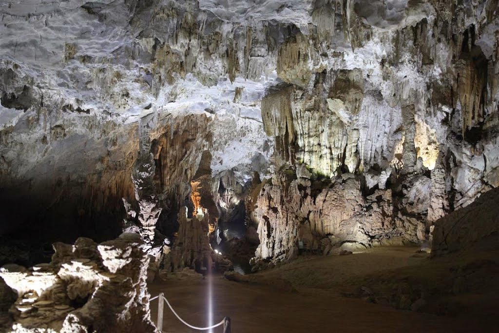 Phong Nha, Sơn Trạch, Bố Trạch, Quảng Bình, Vietnam by nguoi liemsi