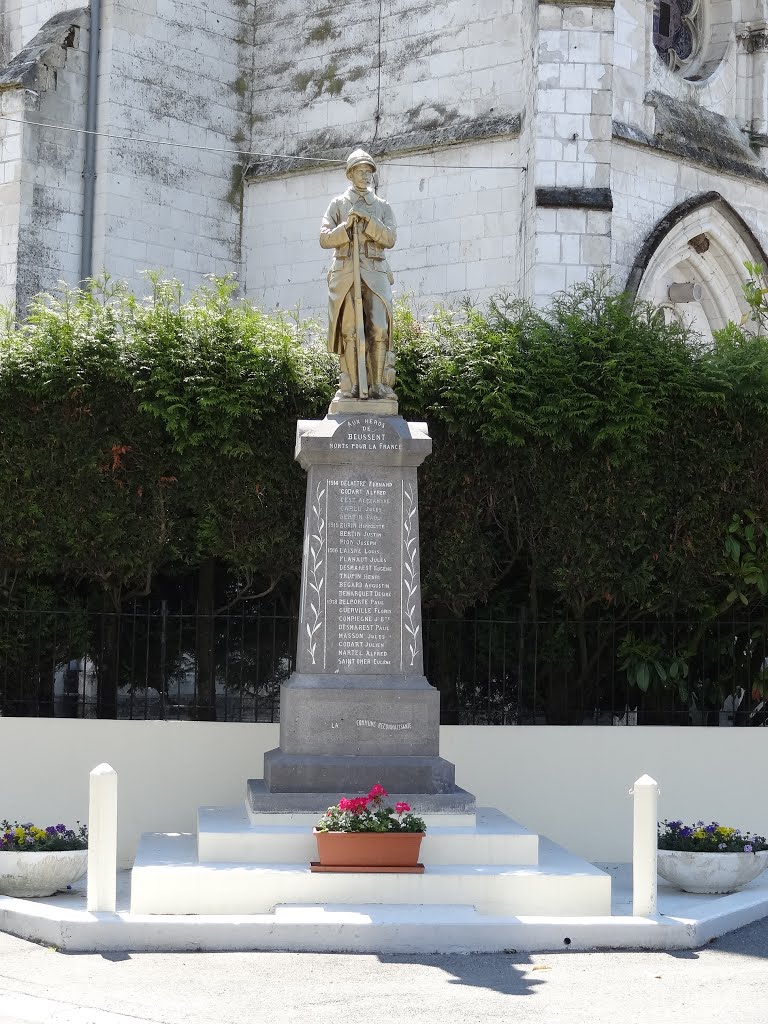 Monument aux morts de BEUSSENT by joel.herbez