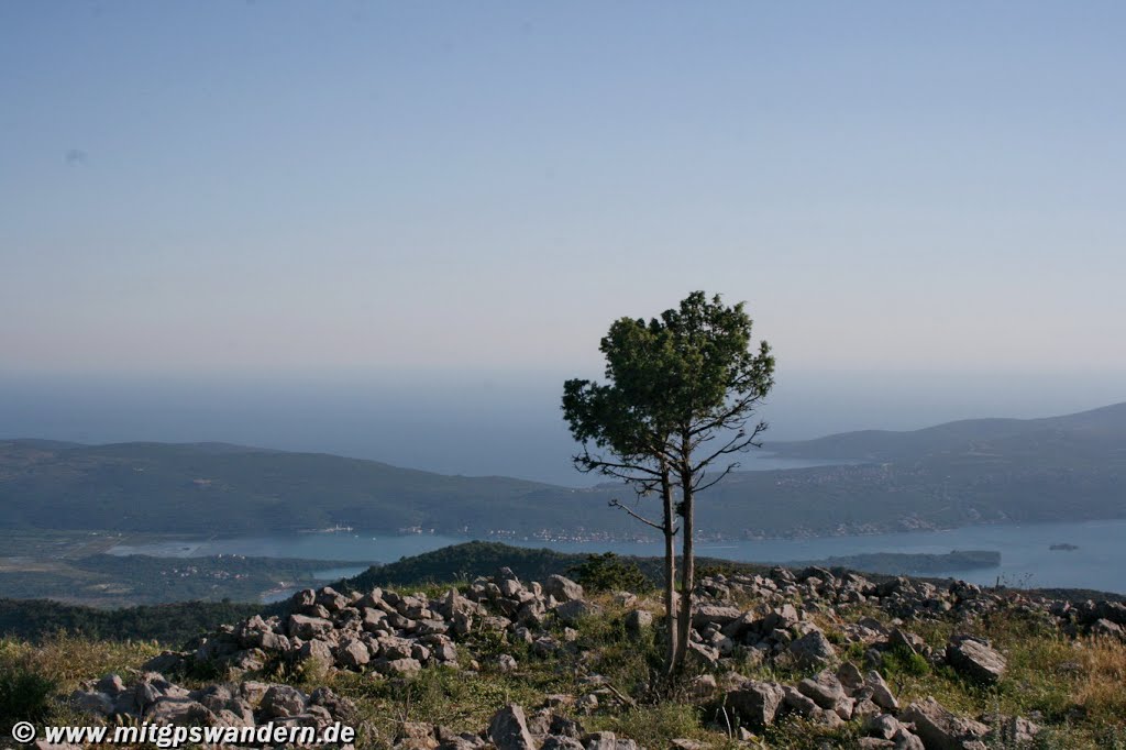 Kurze Rast am Sveti Ilija mit atemberaubender Aussicht by Wandern mit GPS und …