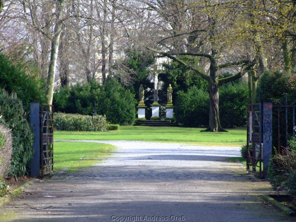 Eingang Friedhof by airandy