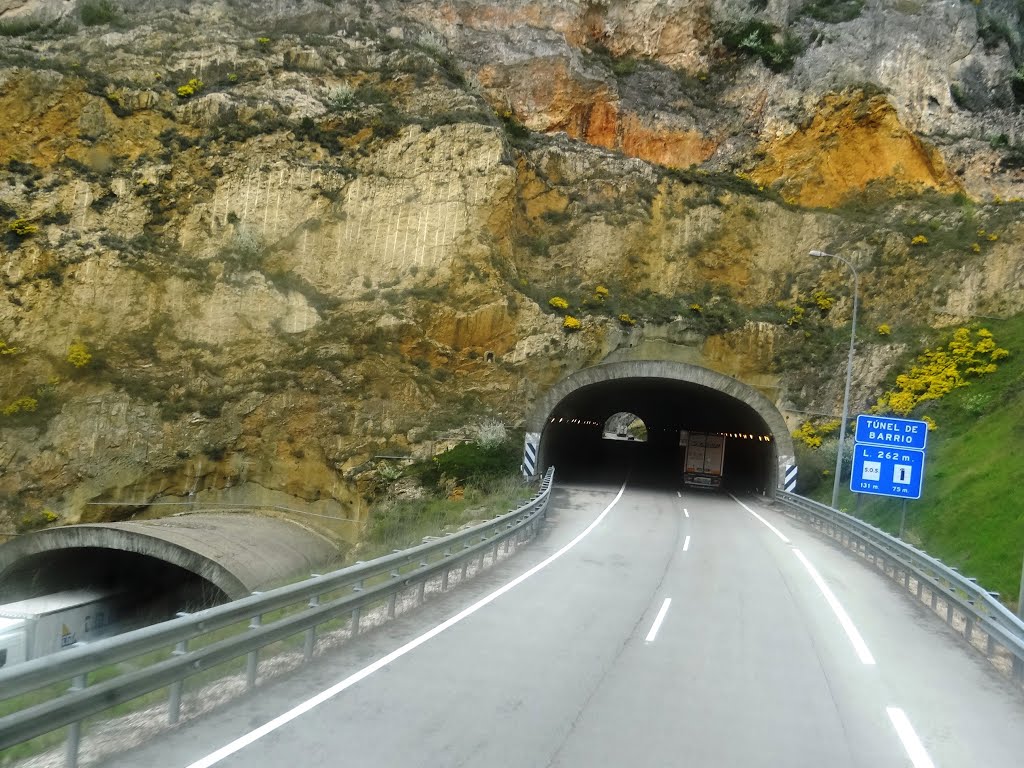 AutoPista AP-1, de Burgos a São Sebastião de Donostia, Espanha. by Paulo Yuji Takarada