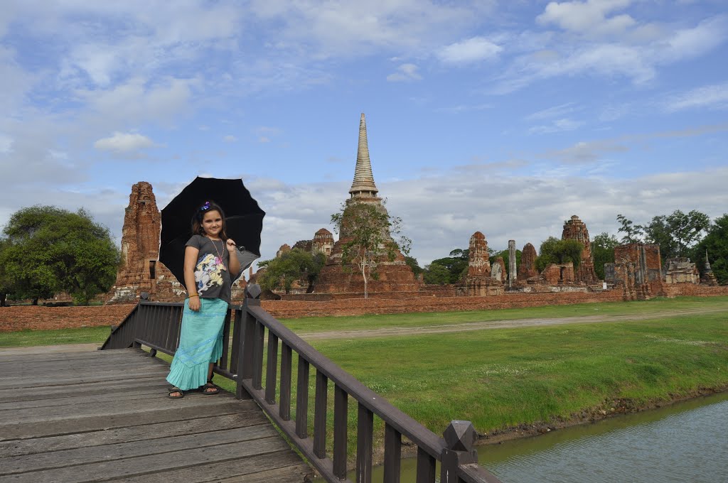 Wat Phra Ram by j l puffinba