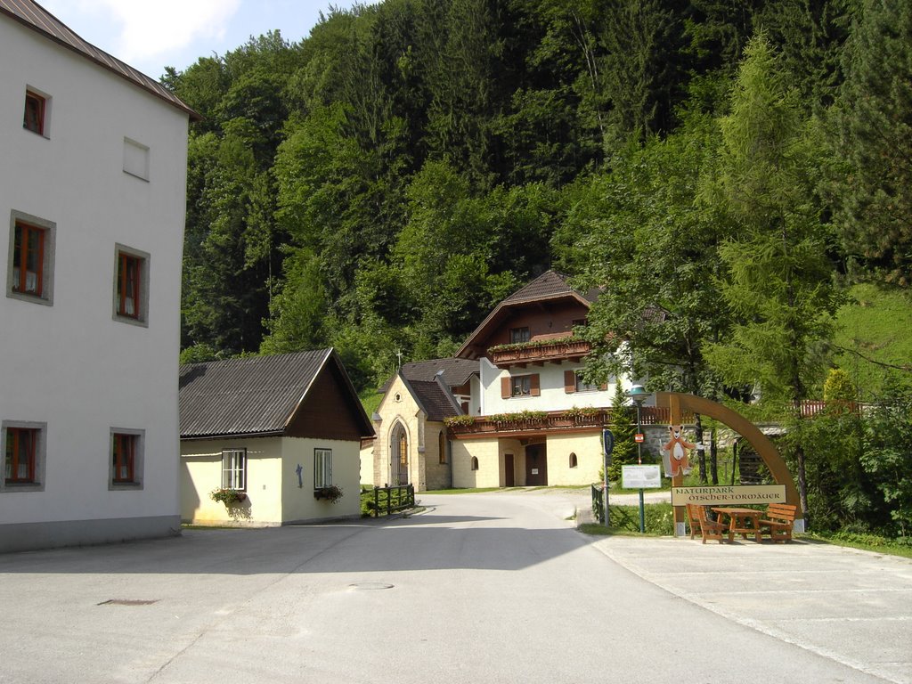 Eingang zum Naturpark Ötscher Tormäuer (Nord-Süd Weitwanderweg) by gt123456