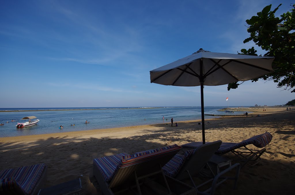 Sanur - beach by Resize Smith