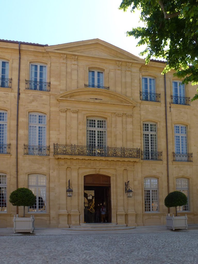 Aix, Centre d'Art Caumont Hotel de Caumont by Jacques Peyrelevade