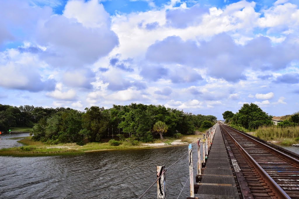 Southeast Pensacola, Pensacola, FL, USA by Rick Hawkins