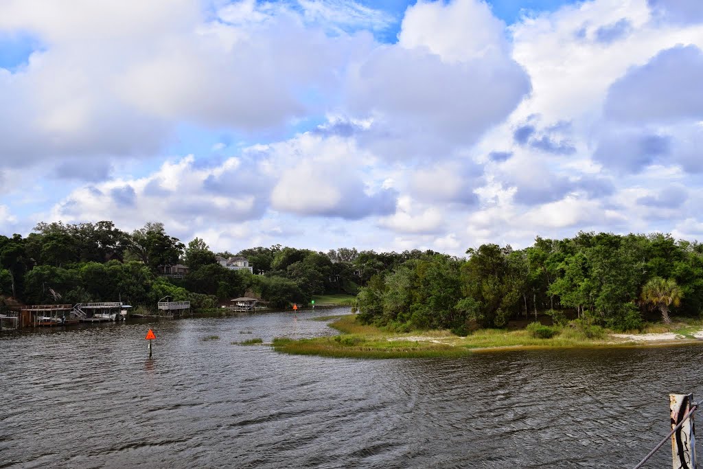 Southeast Pensacola, Pensacola, FL, USA by Rick Hawkins