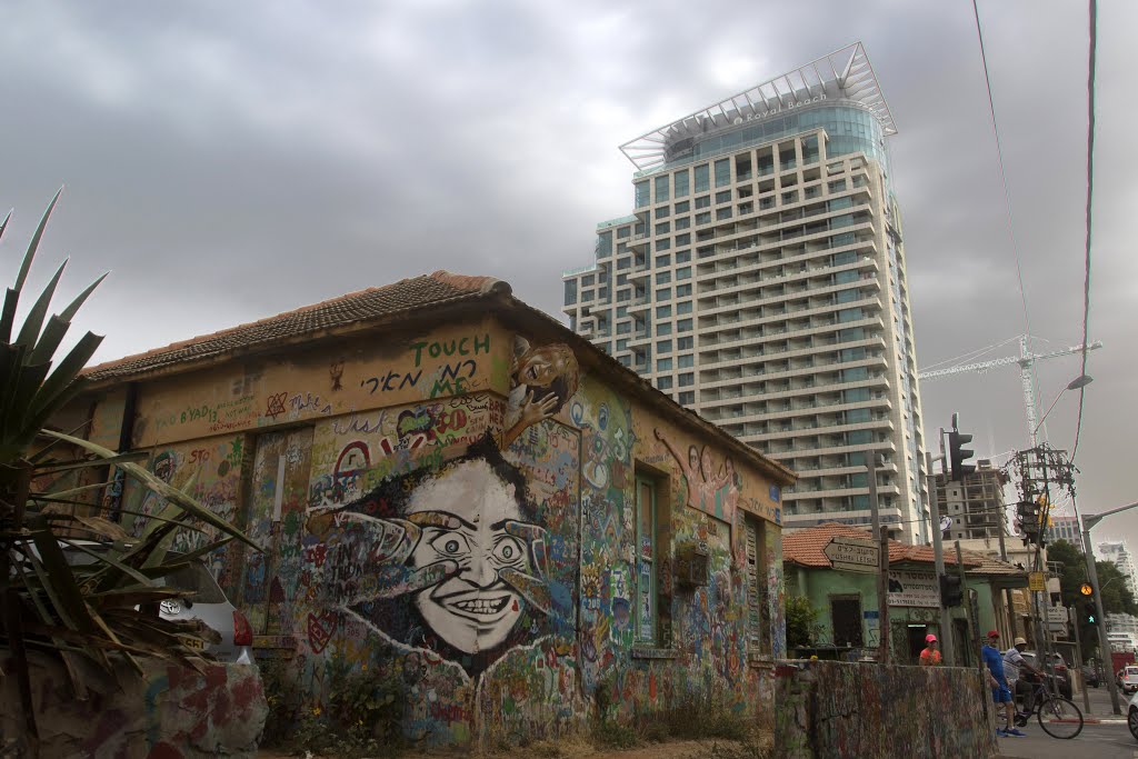 Graffiti near Royal Beach Hotel by Dror Ben David