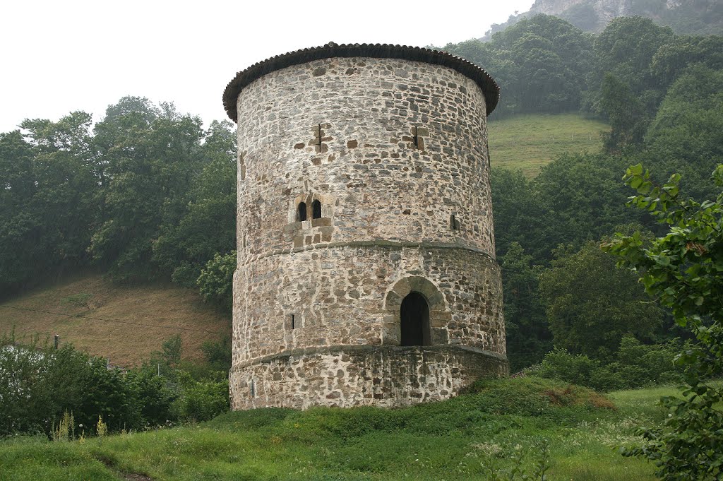 Torreón de los Vázquez de Prada by Ramón Sobrino Torren…