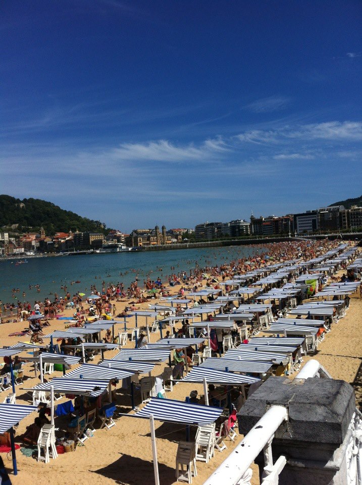 San Sebastián, Gipuzkoa, Spain by KidneyStones