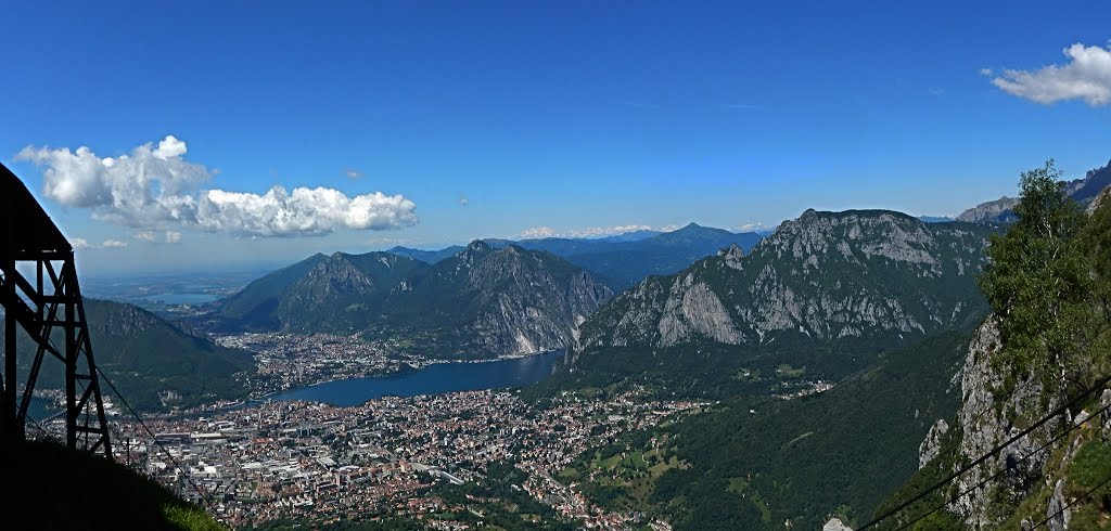 Panoramica del lecchese dalla stazione di arrivo della funivia ai Piani d' Erna by Gianluigi Turati