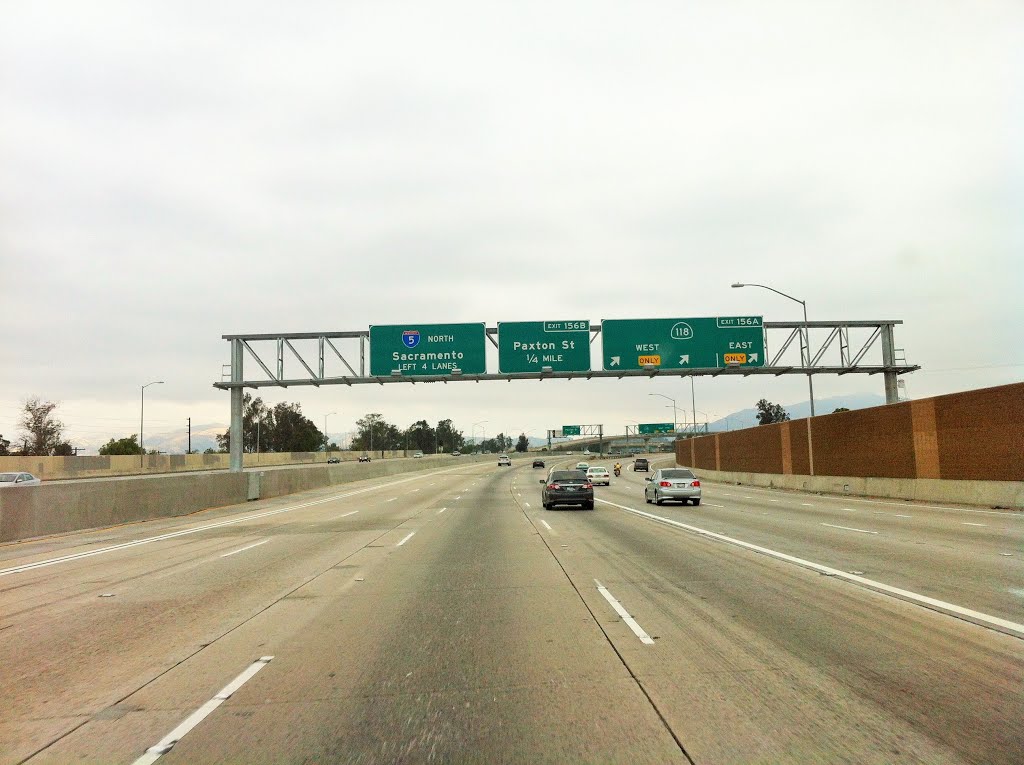 I-5 seen on 5/24/15. This part of I-5 was recently widened in the 2010s adding carpool & exit lanes similarly to how Orange County widened I-5 in the 1990s. I have never seen LA freeways this empty before. by disappointed13