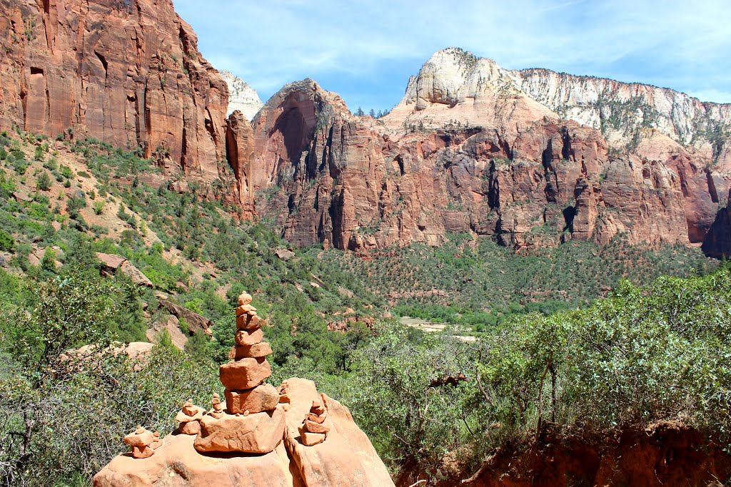 Deer Trap, Mountain of the Sun, and Twin Brothers from Emerald Pools trail by Aaron Zhu