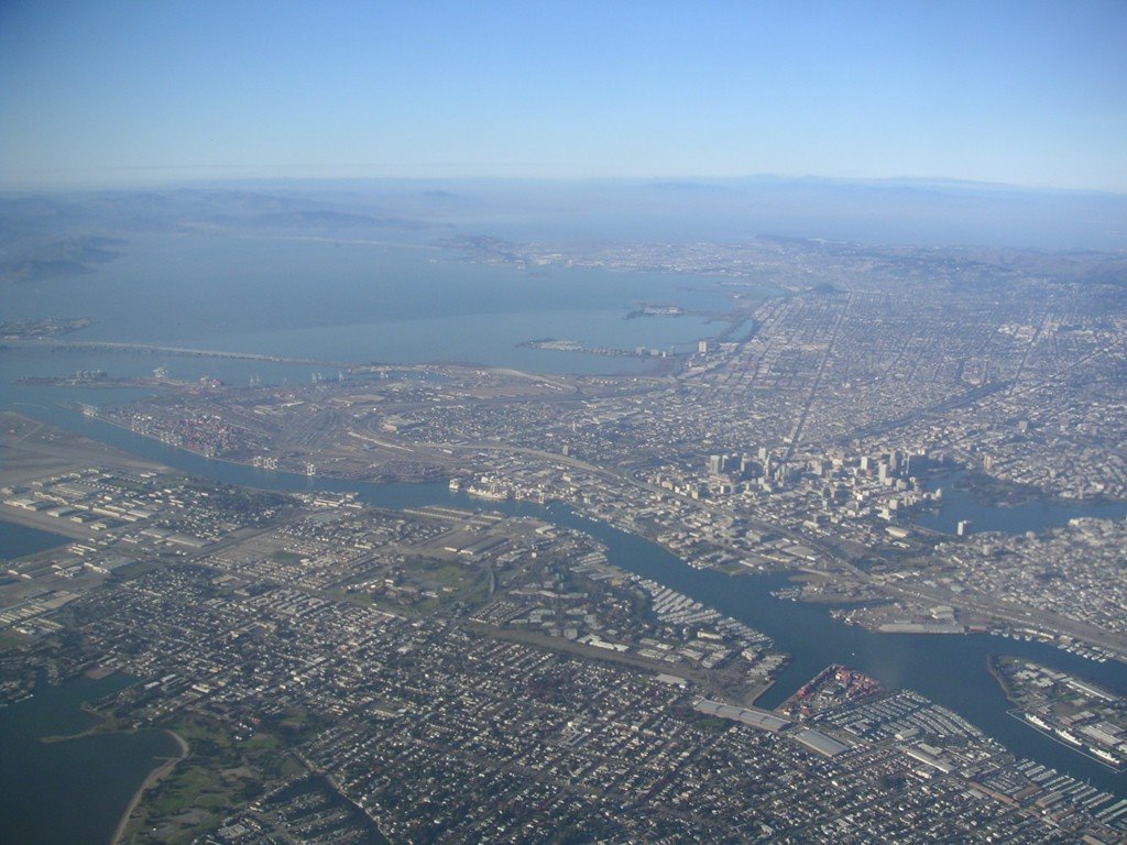 Oakland and Berkeley from airplane by broste66