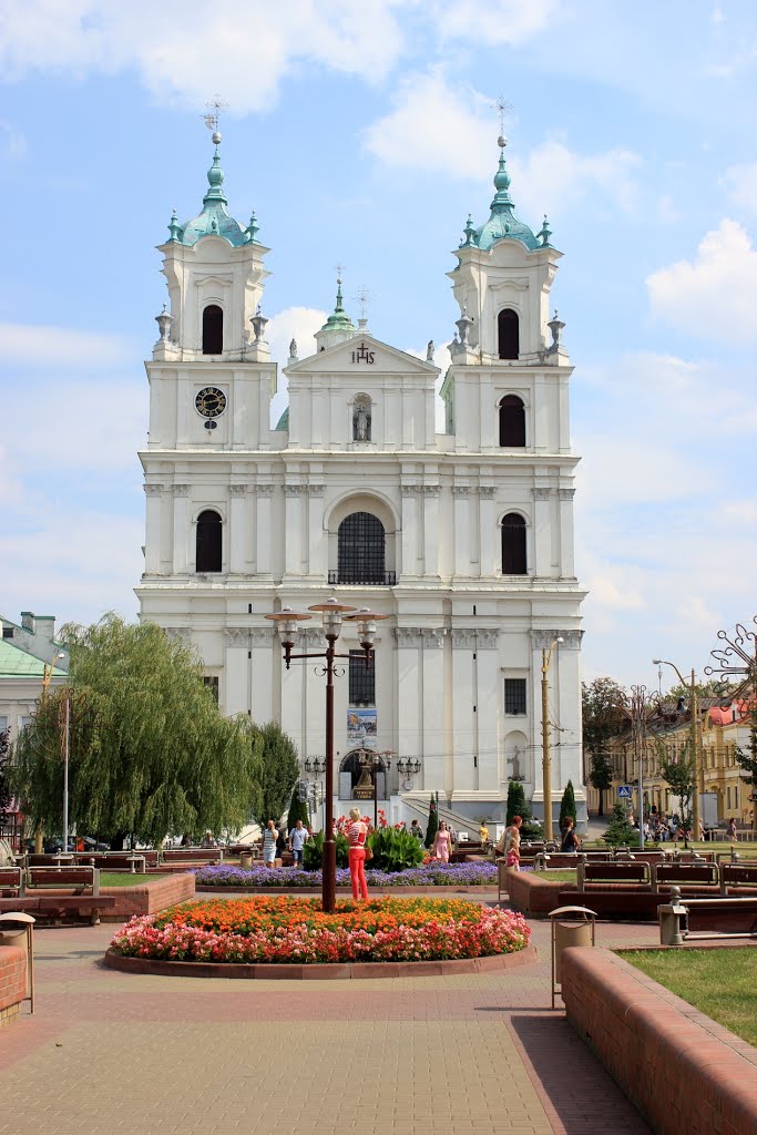 Kathedrale in Grodno by Julian Nyča