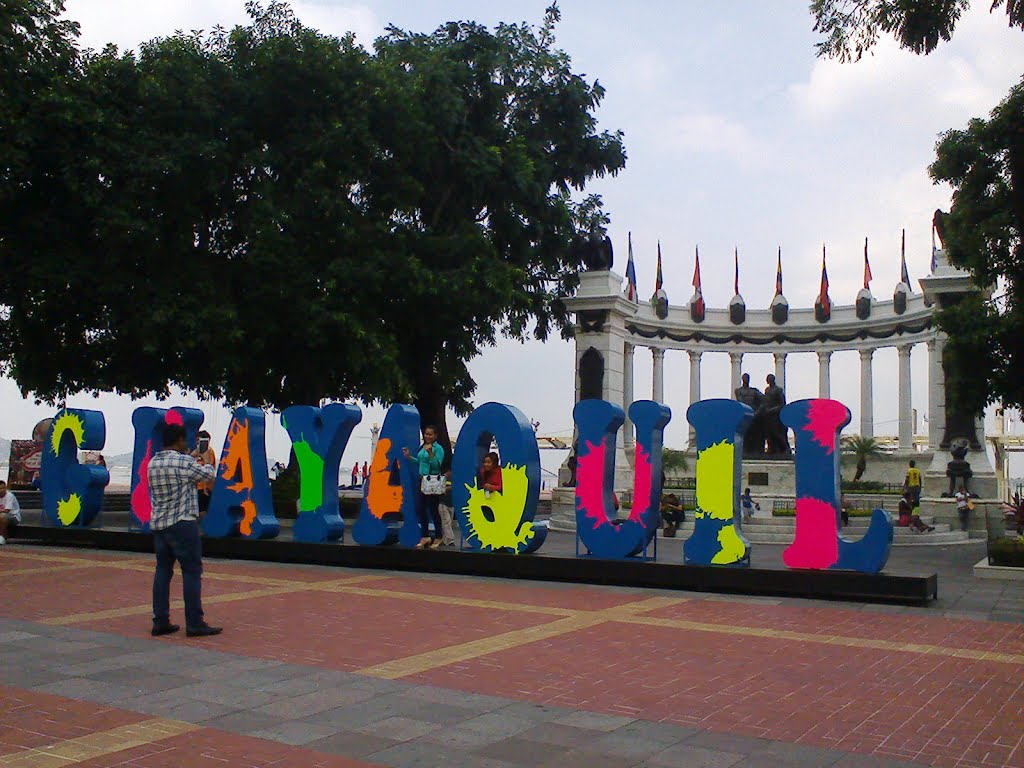 Vista del Monumento a Simón Bolívar y San Martín y Letras de Guayaquil by Miguel Angel Cárdena…