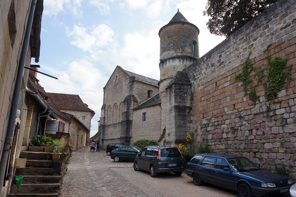 19500 Curemonte, France by Pedro Sainz