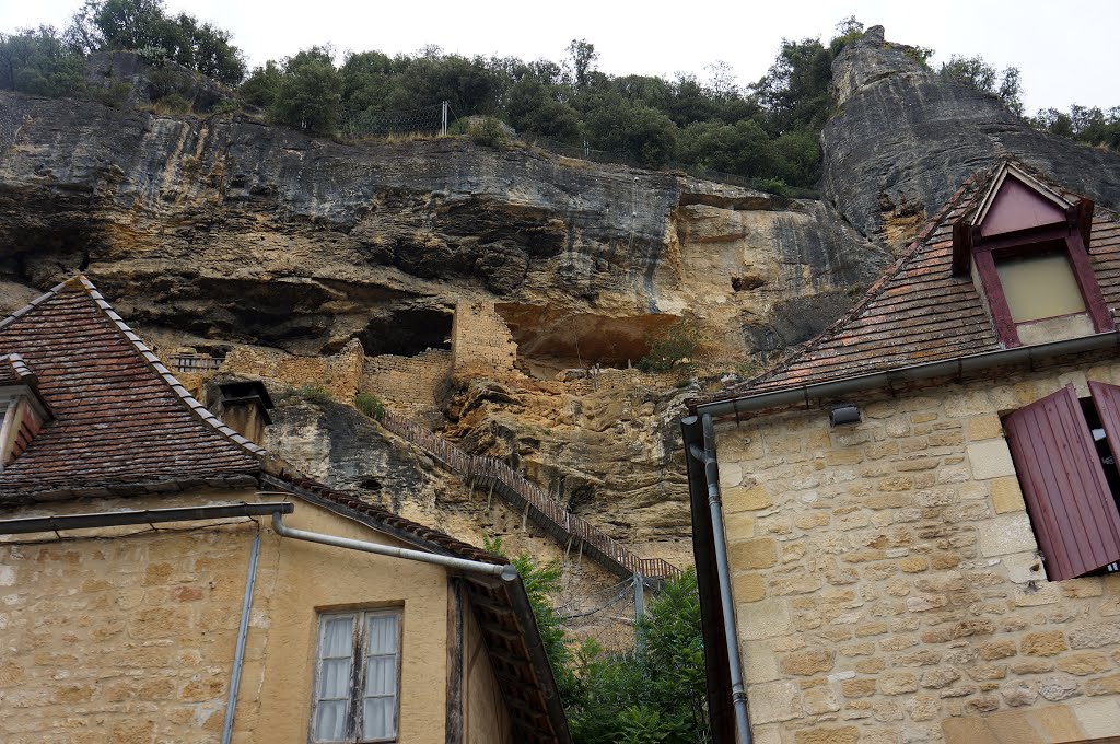 24250 La Roque-Gageac, France by Pedro Sainz