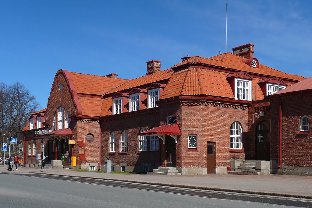 Rautatieasema - Hämeenlinna - railway station by df3vi