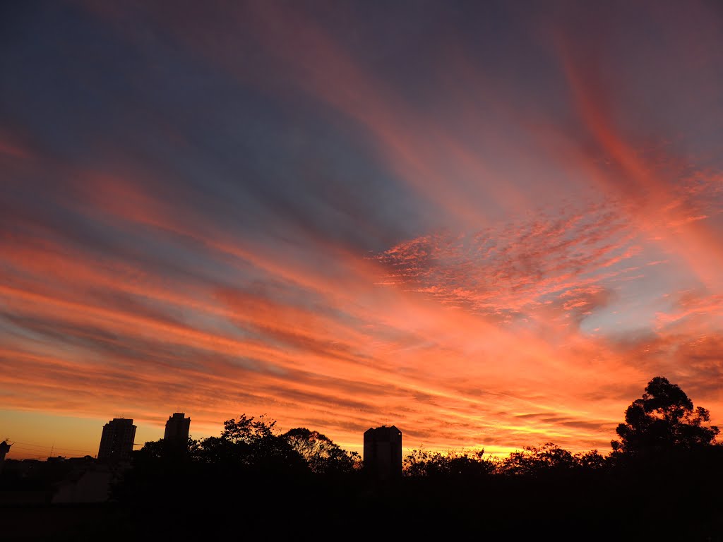 Entardecer visto do Jd.Bonfiglioli, São Paulo-SP by Mauro Antonio Boff