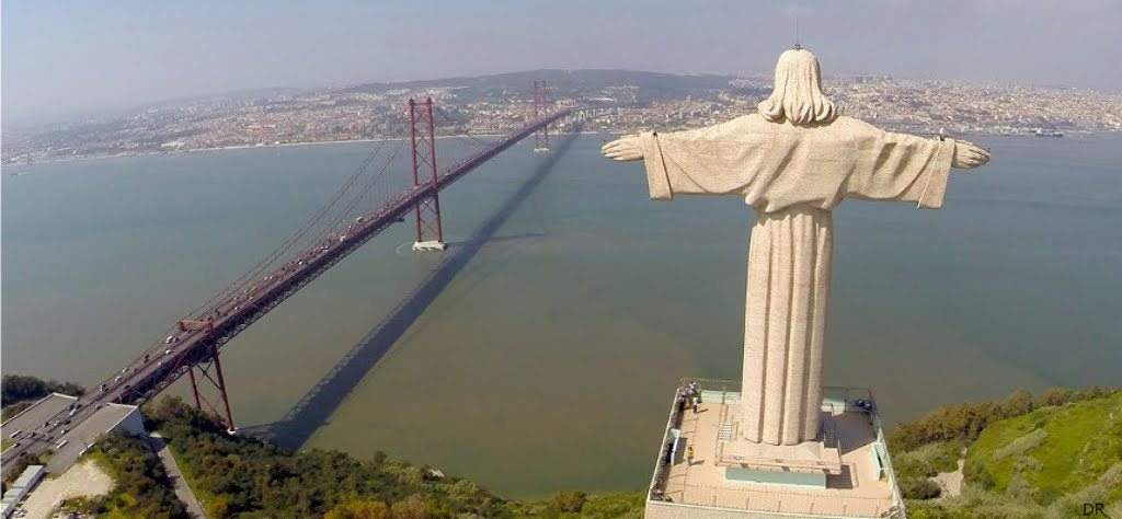 Cristo Rei e Ponte 25 de Abril _ Almada by Vitor77