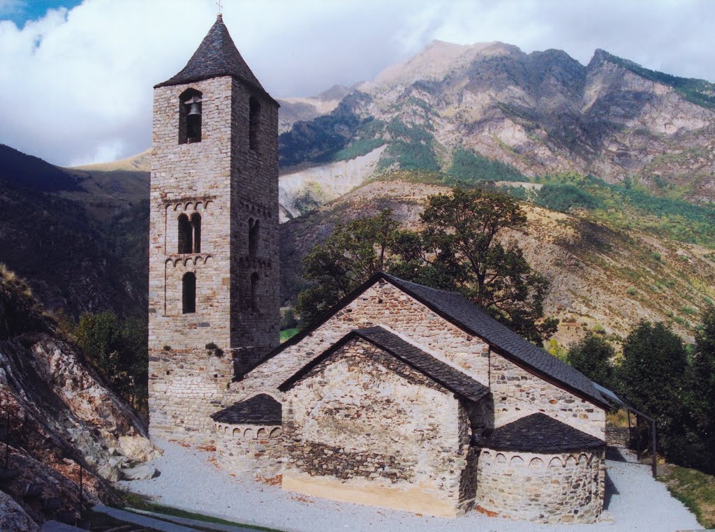 Iglesia de San Juan de Bohí by Andrés Rodrigo