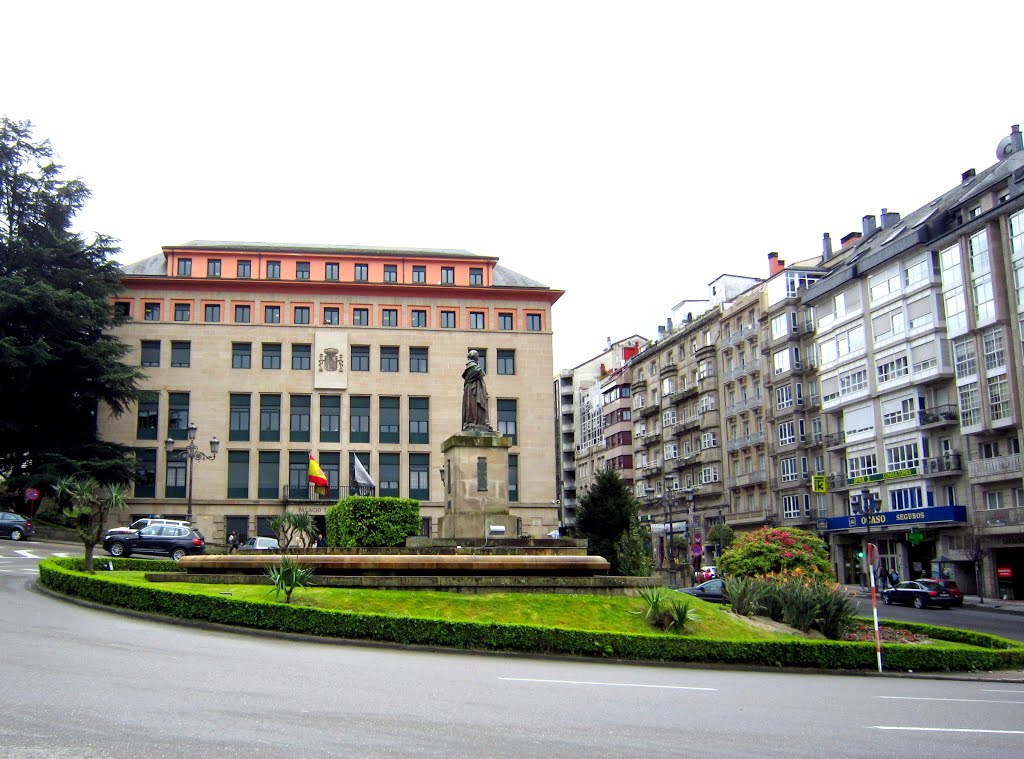 Palacio de Justicia, Orense, Galicia, España. by P GARCIA