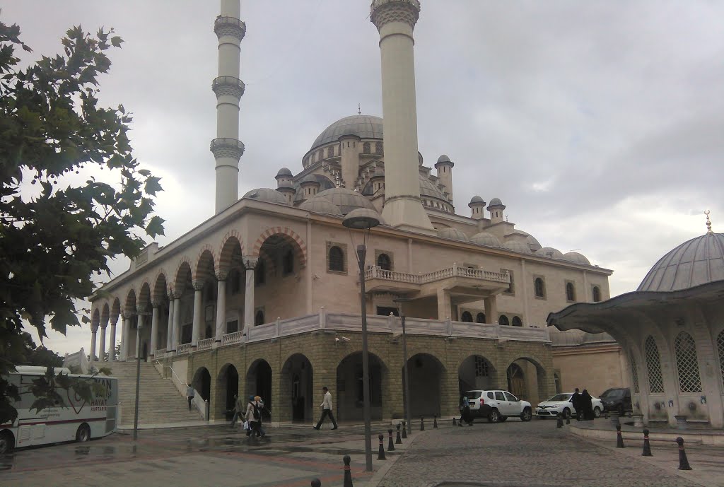 Selçuklu, Hacı Veyiszade Camii by Kasım OKTAY