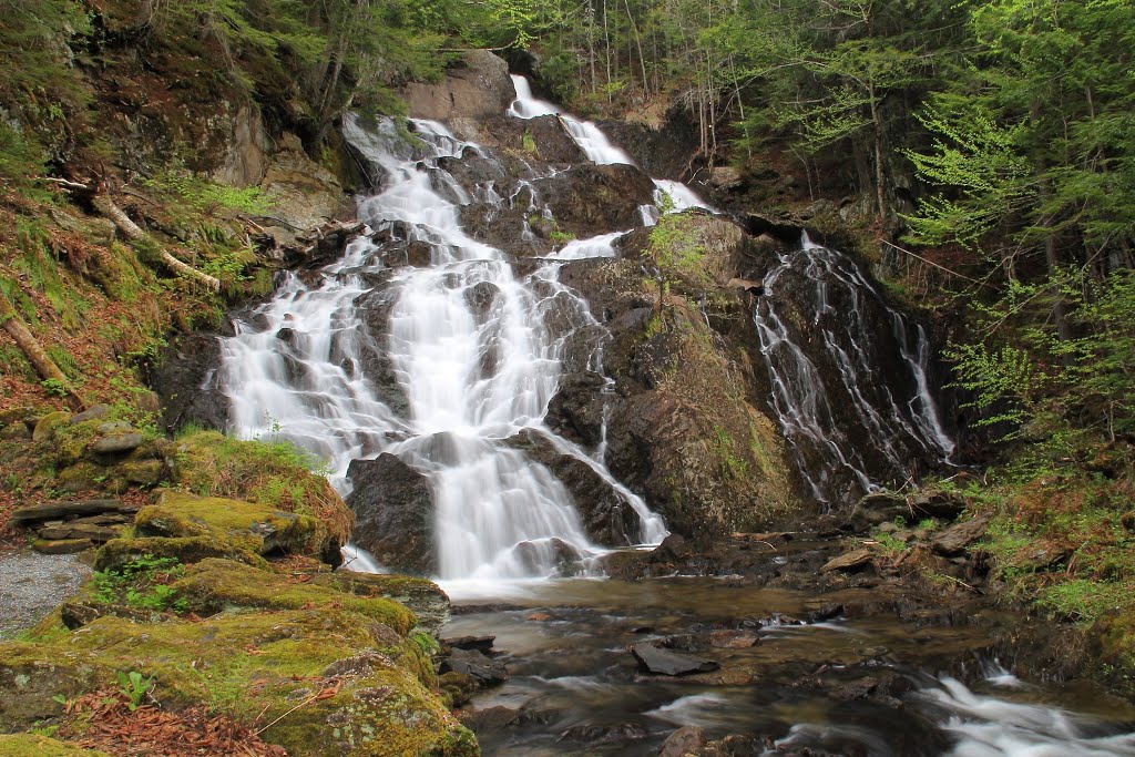 Jeudevine Falls by Cristian Tino