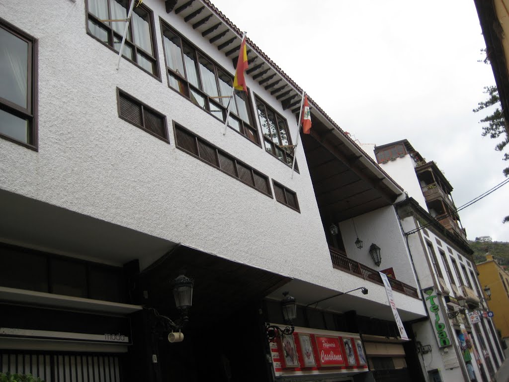 Icod de los Vinos, Santa Cruz de Tenerife, Spain by zumodevidrio