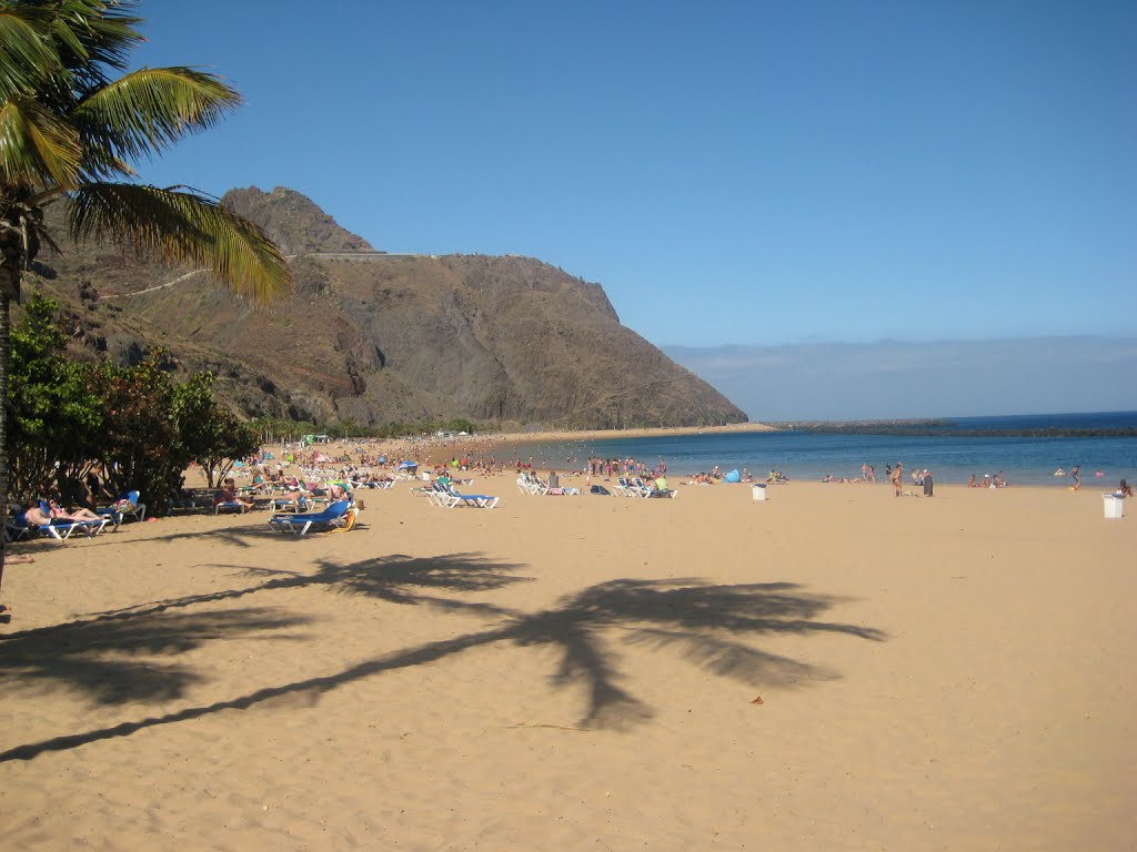 Santa Cruz de Tenerife, Spain by zumodevidrio