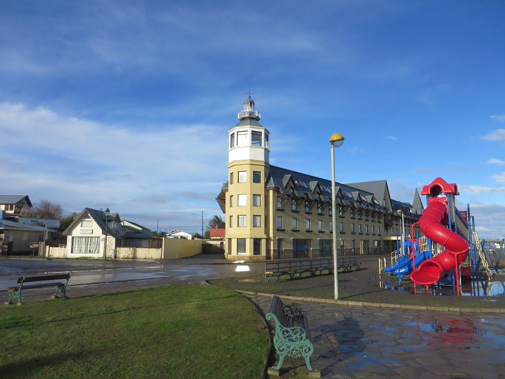 Hotel Costautralis Puerto Natales by nachomolina2